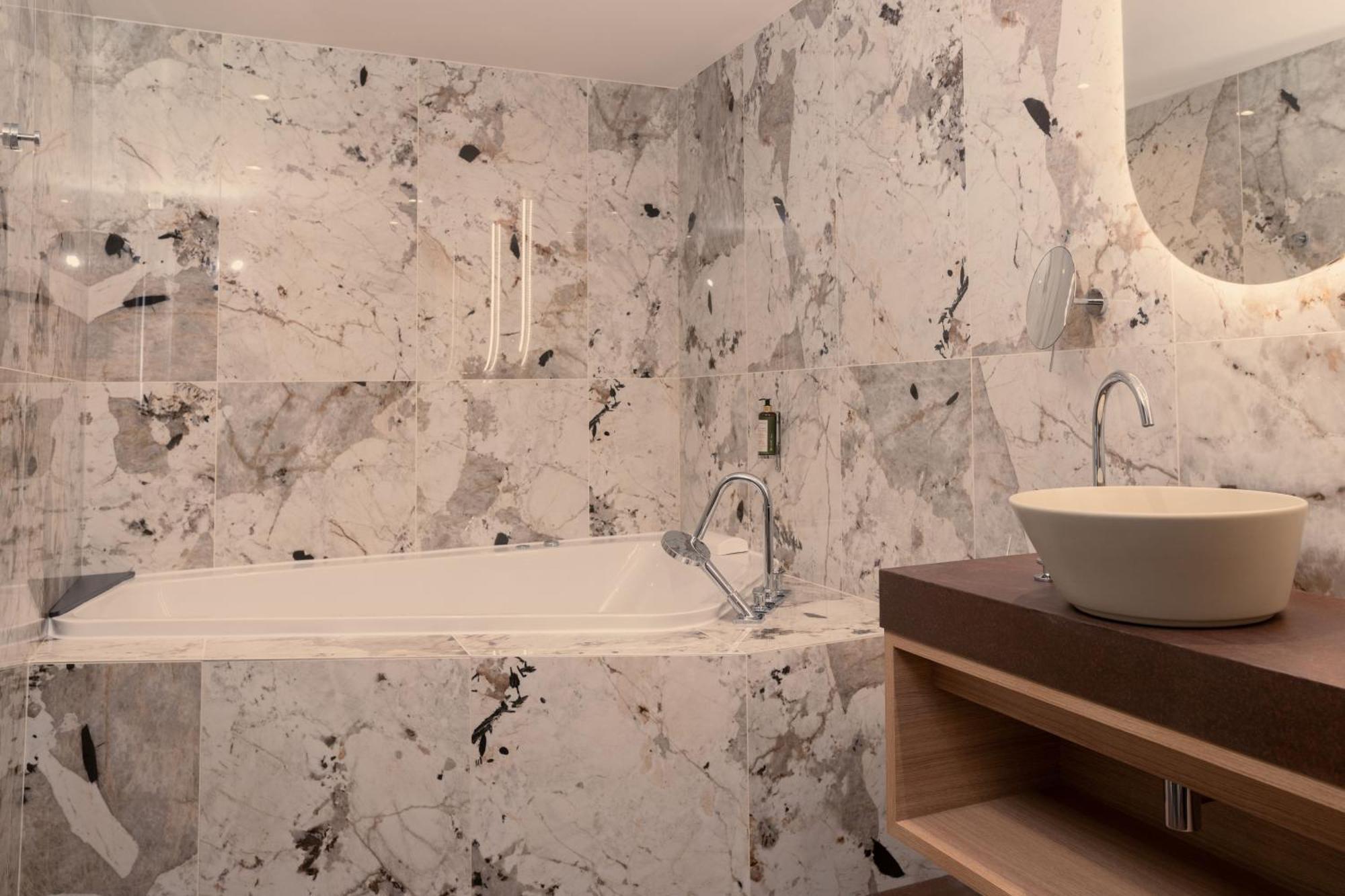 Hotel Parc Du Landreau 4*